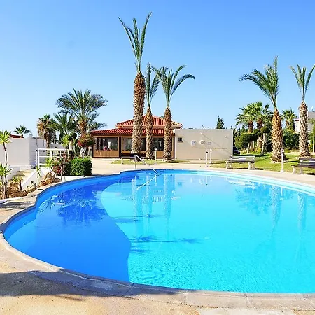 Savia Coral Bay Apartament Peyia